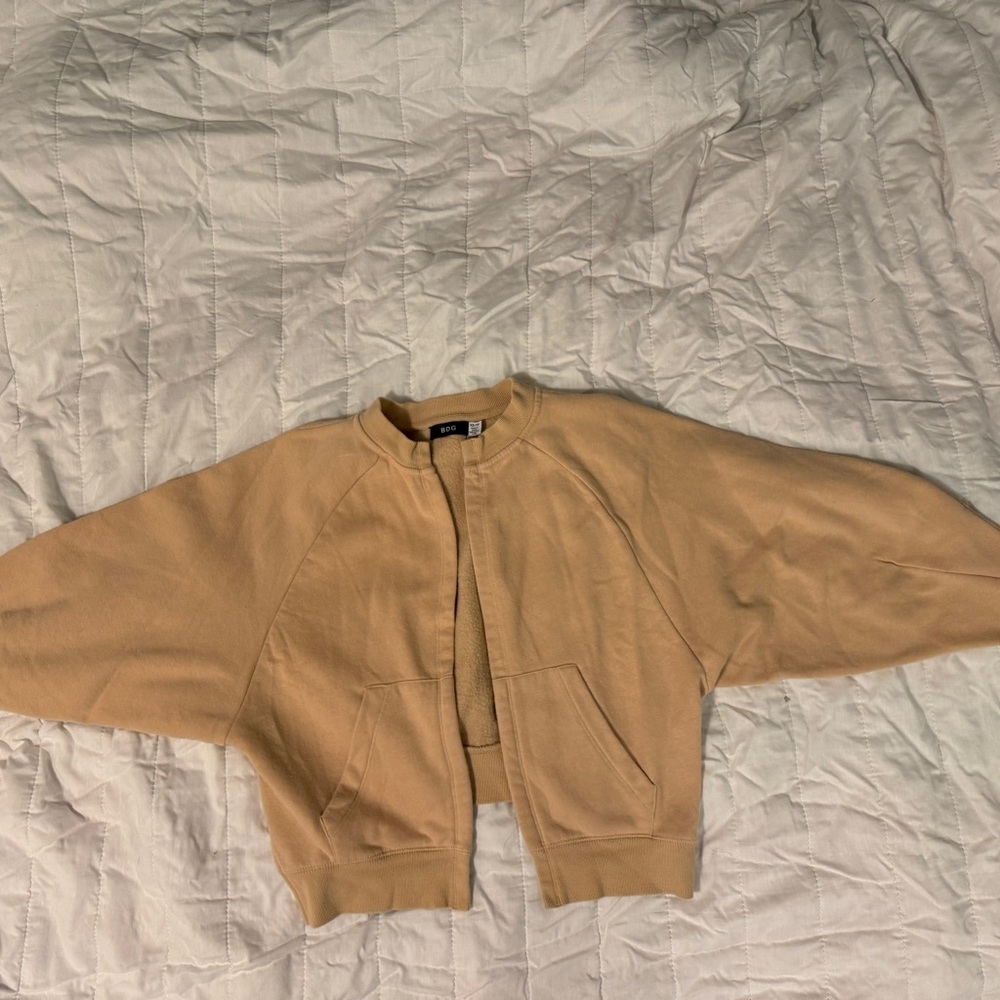 BDG tan cropped jacket #y2k
#fairycore #casual
